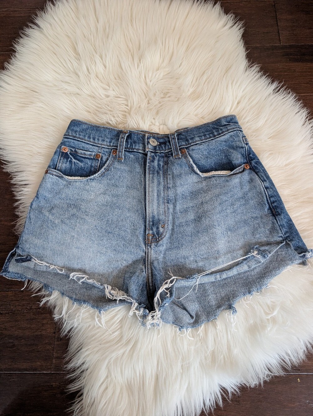Abercrombie & Fitch The Mom Short High Rise Curve Love Distressed Shorts 4 / 27